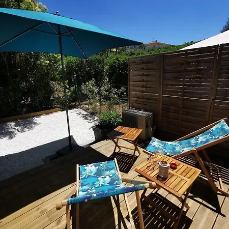 Lägenhet Design Studio With Terrace And Swimming Pool
